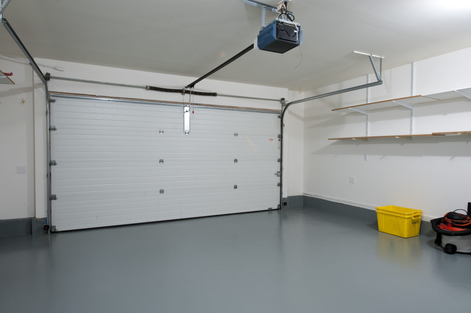 Clean garage - IStock 178589170 1536x1022